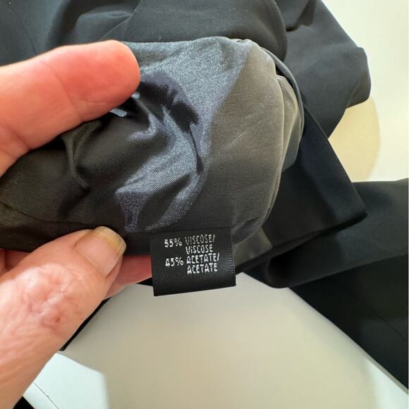 Lafayette 148 New York Women’s Petite Black 3 Button Lined Blazer Size 4 - Picture 8 of 8